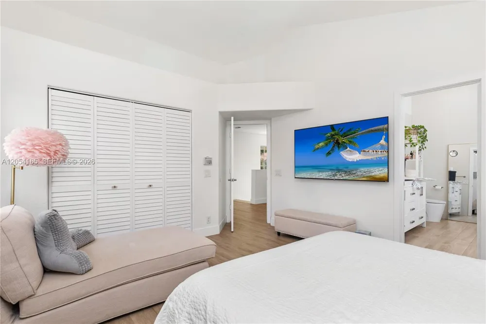 524 Water Pt Weston, FL 33326