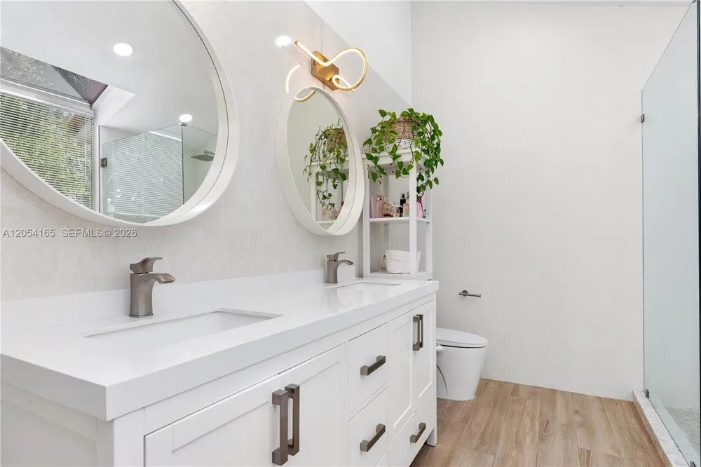 524 Water Pt Weston, FL 33326