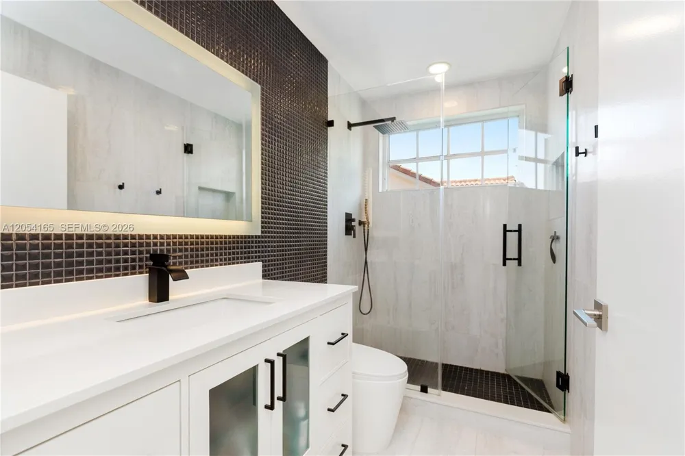 524 Water Pt Weston, FL 33326