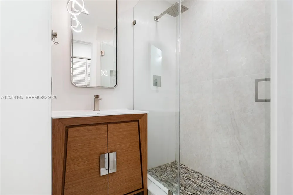 524 Water Pt Weston, FL 33326