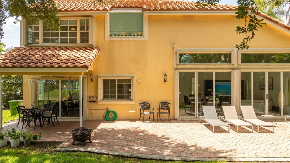 524 Water Pt Weston, FL 33326