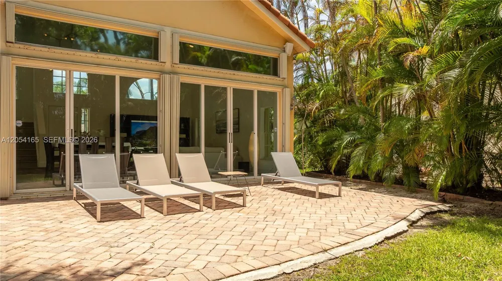 524 Water Pt Weston, FL 33326