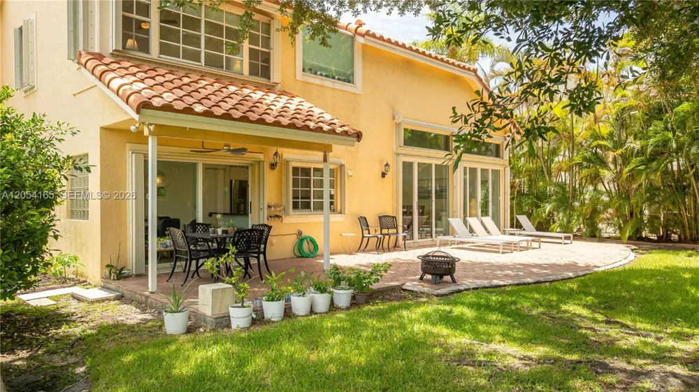 524 Water Pt Weston, FL 33326
