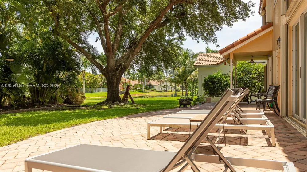 524 Water Pt Weston, FL 33326