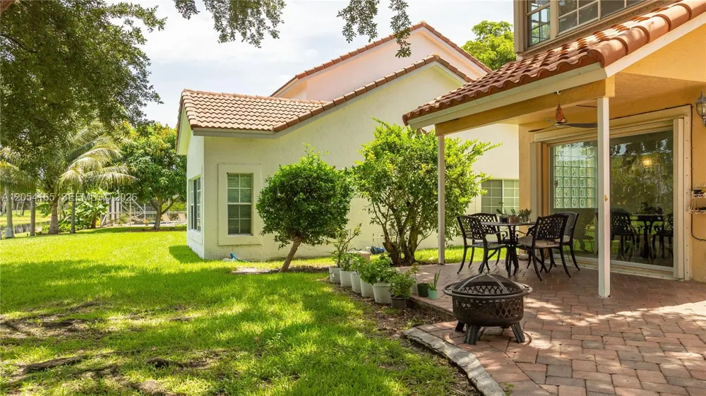 524 Water Pt Weston, FL 33326
