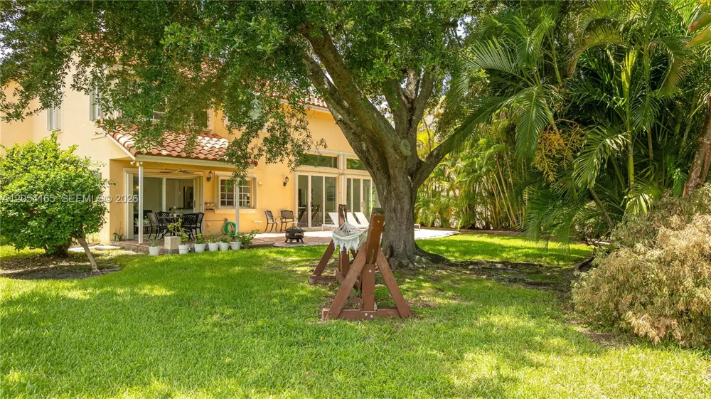 524 Water Pt Weston, FL 33326