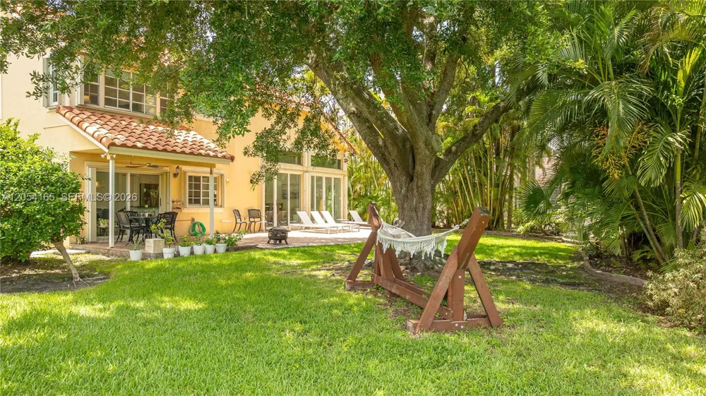 524 Water Pt Weston, FL 33326