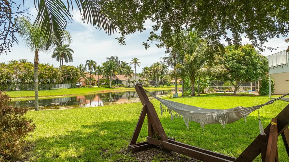 524 Water Pt Weston, FL 33326