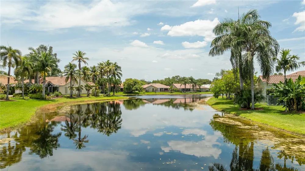 524 Water Pt Weston, FL 33326