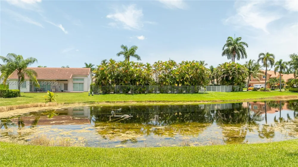 524 Water Pt Weston, FL 33326