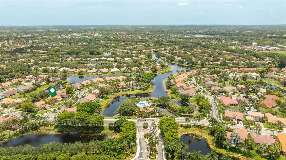 524 Water Pt Weston, FL 33326