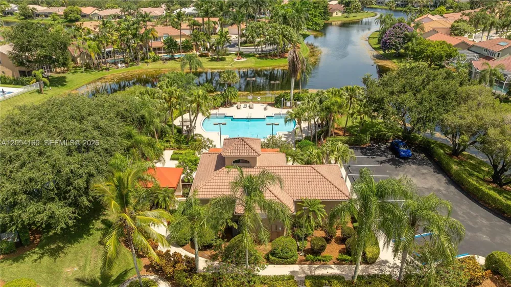 524 Water Pt Weston, FL 33326