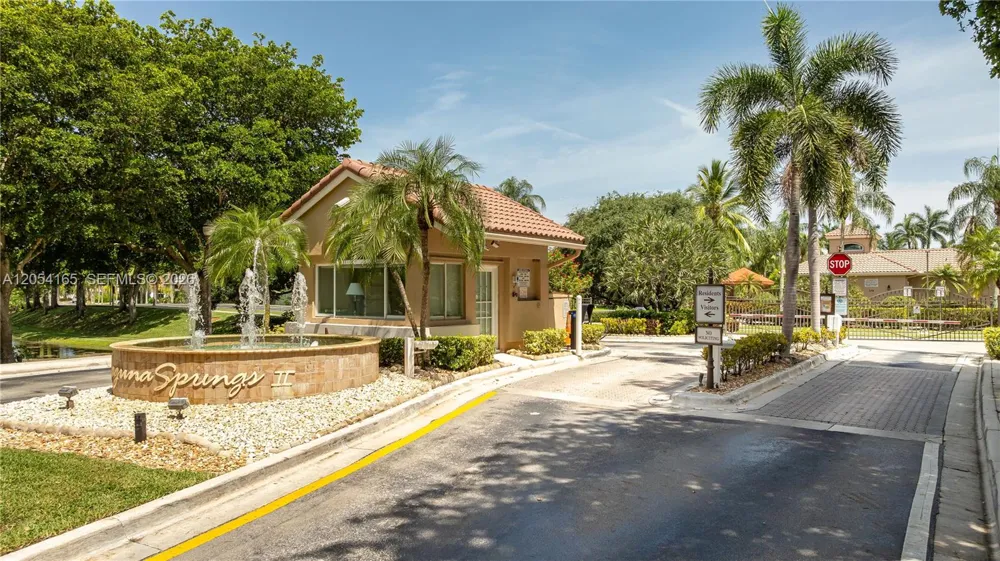 524 Water Pt Weston, FL 33326
