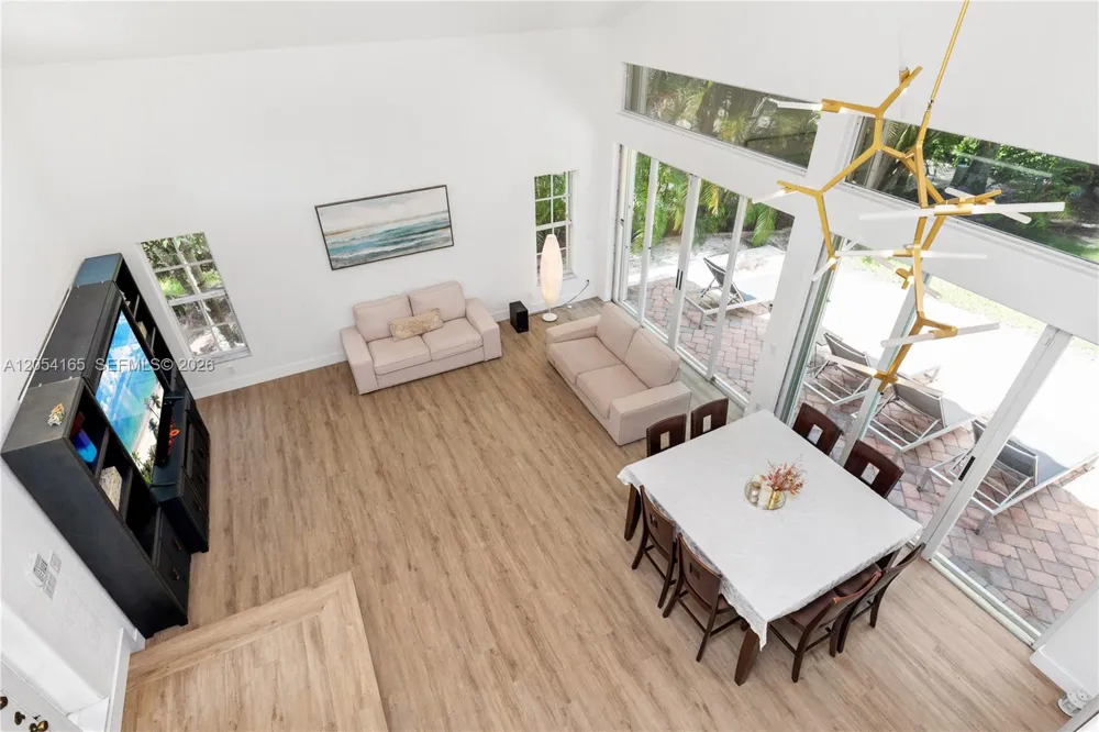 524 Water Pt Weston, FL 33326