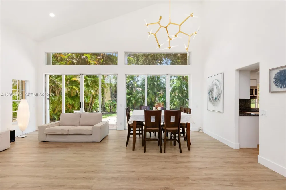 524 Water Pt Weston, FL 33326