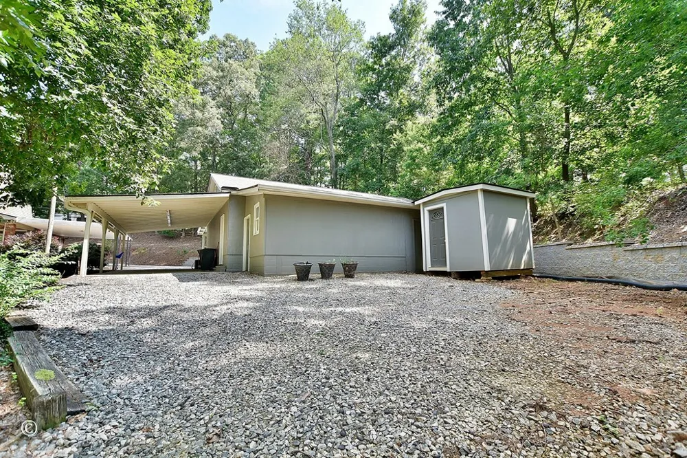 233 Pinetree Road Hamilton, GA 31811