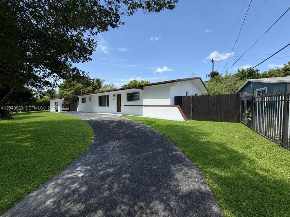 19202 NW 23rd Ct Miami Gardens, FL 33056