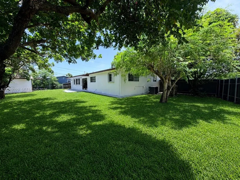 19202 NW 23rd Ct Miami Gardens, FL 33056