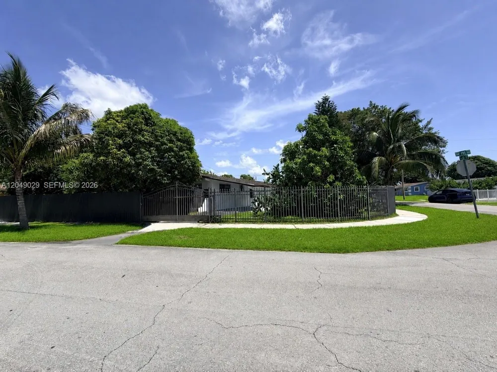 19202 NW 23rd Ct Miami Gardens, FL 33056