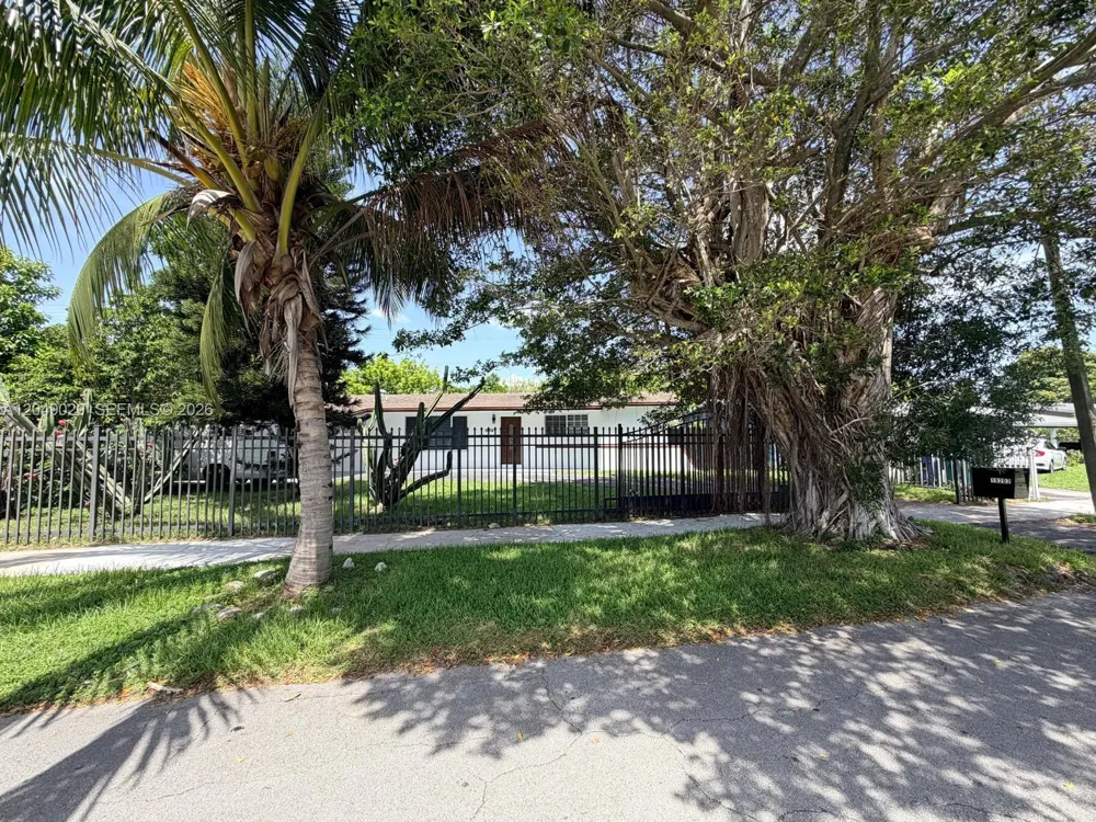 19202 NW 23rd Ct Miami Gardens, FL 33056