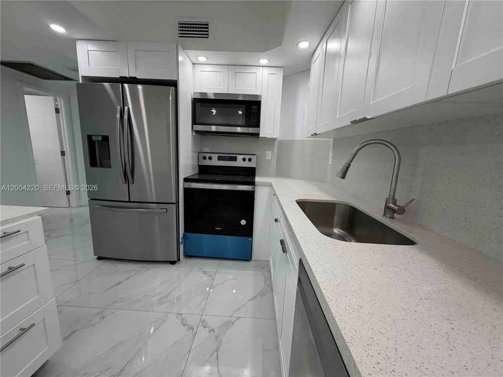 500 Bayview Dr #232 Sunny Isles Beach, FL 33160
