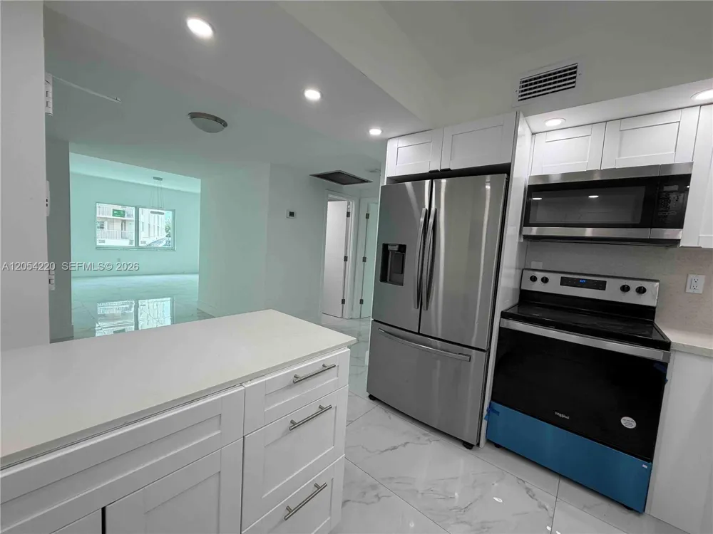500 Bayview Dr #232 Sunny Isles Beach, FL 33160