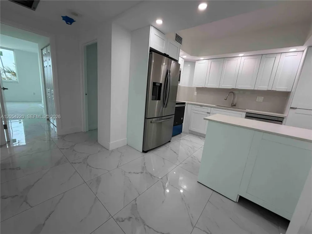 500 Bayview Dr #232 Sunny Isles Beach, FL 33160