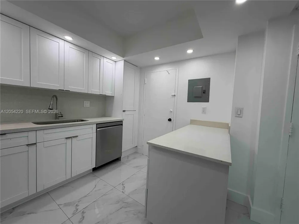 500 Bayview Dr #232 Sunny Isles Beach, FL 33160