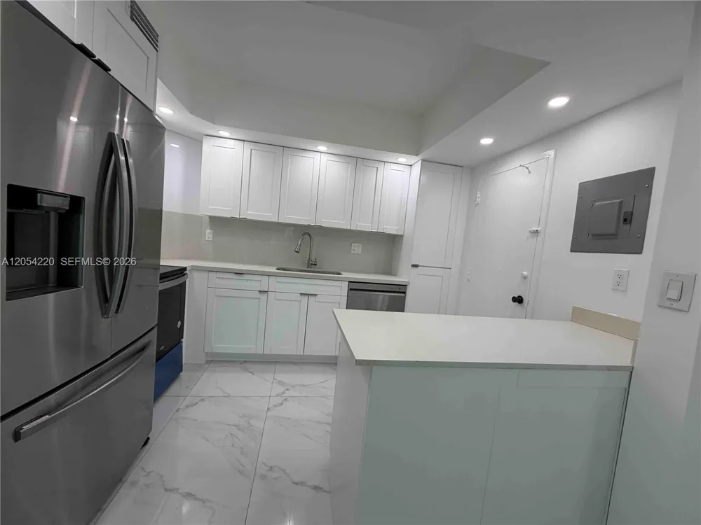 500 Bayview Dr #232 Sunny Isles Beach, FL 33160