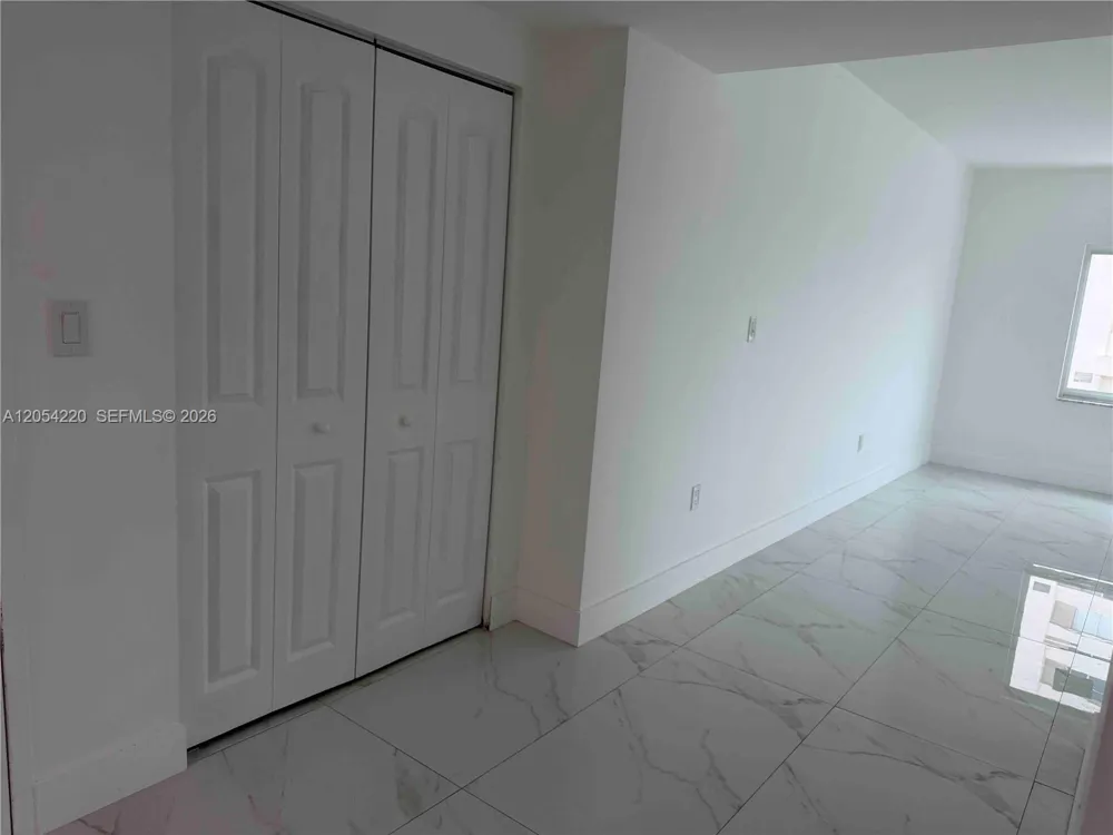 500 Bayview Dr #232 Sunny Isles Beach, FL 33160