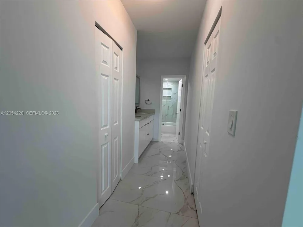 500 Bayview Dr #232 Sunny Isles Beach, FL 33160