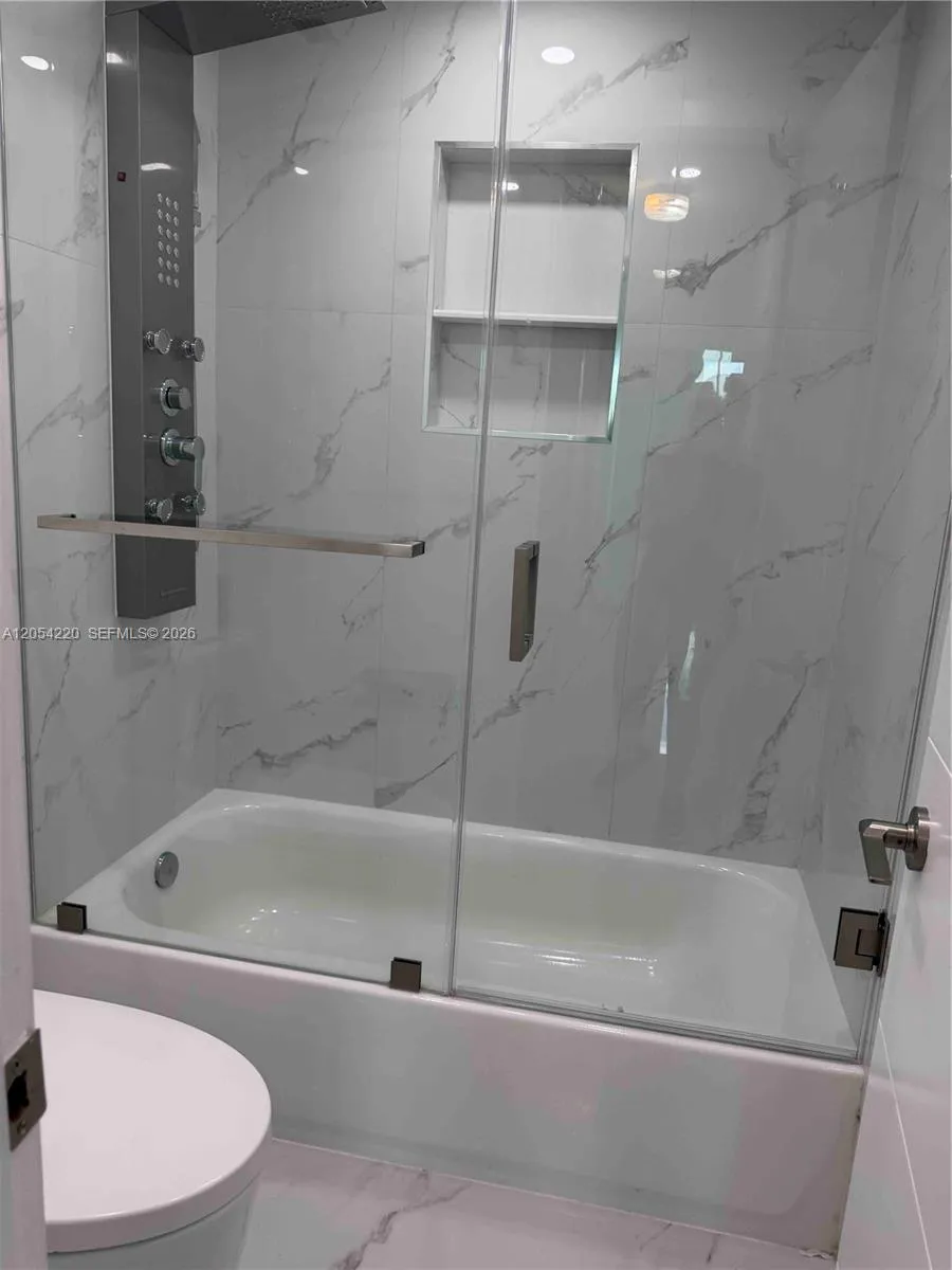 500 Bayview Dr #232 Sunny Isles Beach, FL 33160