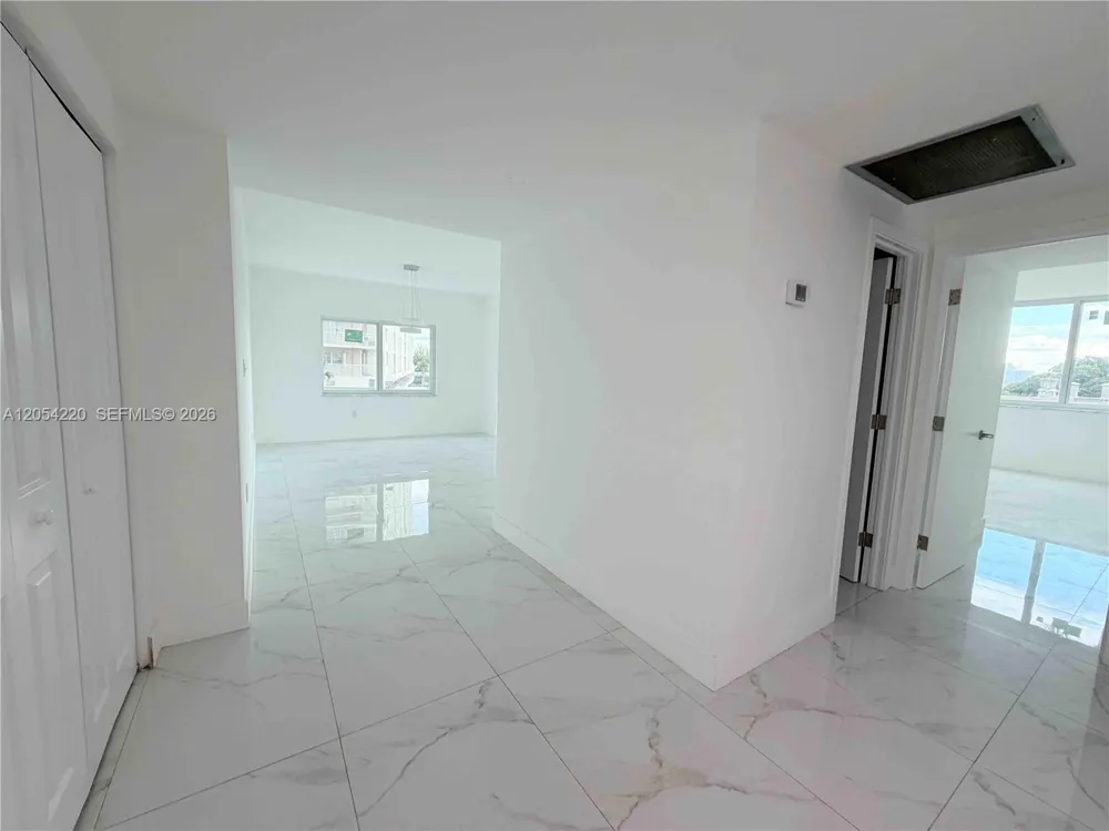 500 Bayview Dr #232 Sunny Isles Beach, FL 33160