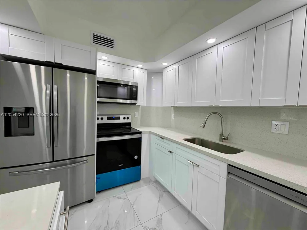 500 Bayview Dr #232 Sunny Isles Beach, FL 33160