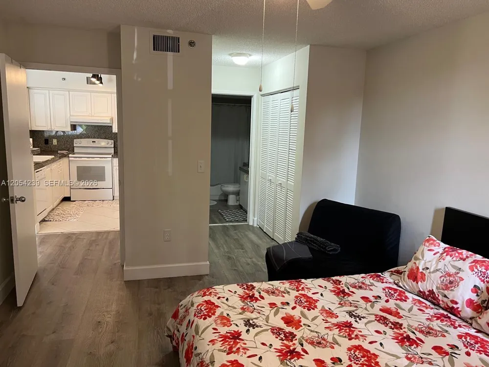 19901 E Country Club Dr #2207 Aventura, FL 33180