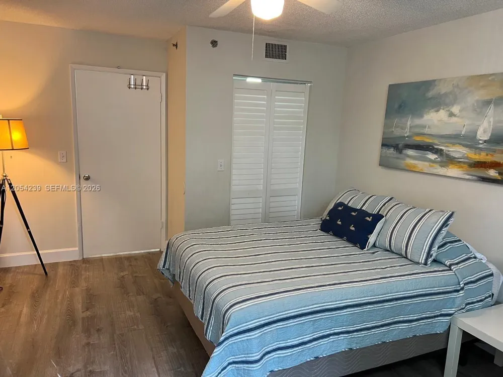 19901 E Country Club Dr #2207 Aventura, FL 33180
