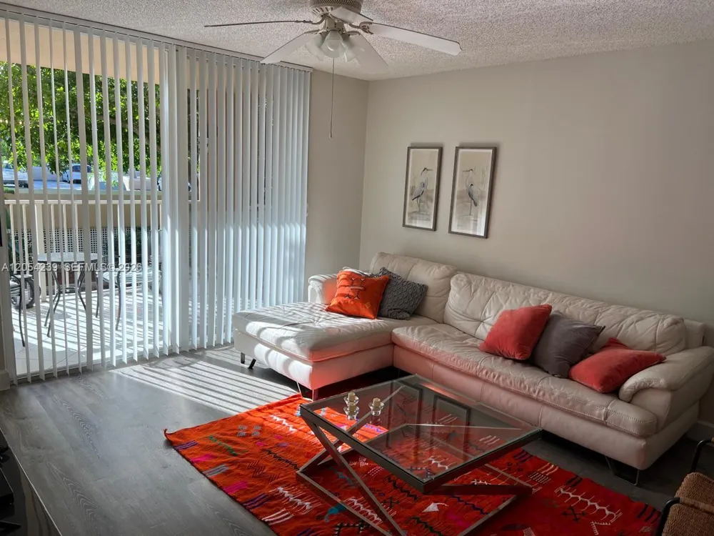 19901 E Country Club Dr #2207 Aventura, FL 33180