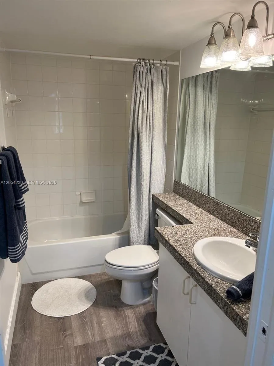 19901 E Country Club Dr #2207 Aventura, FL 33180