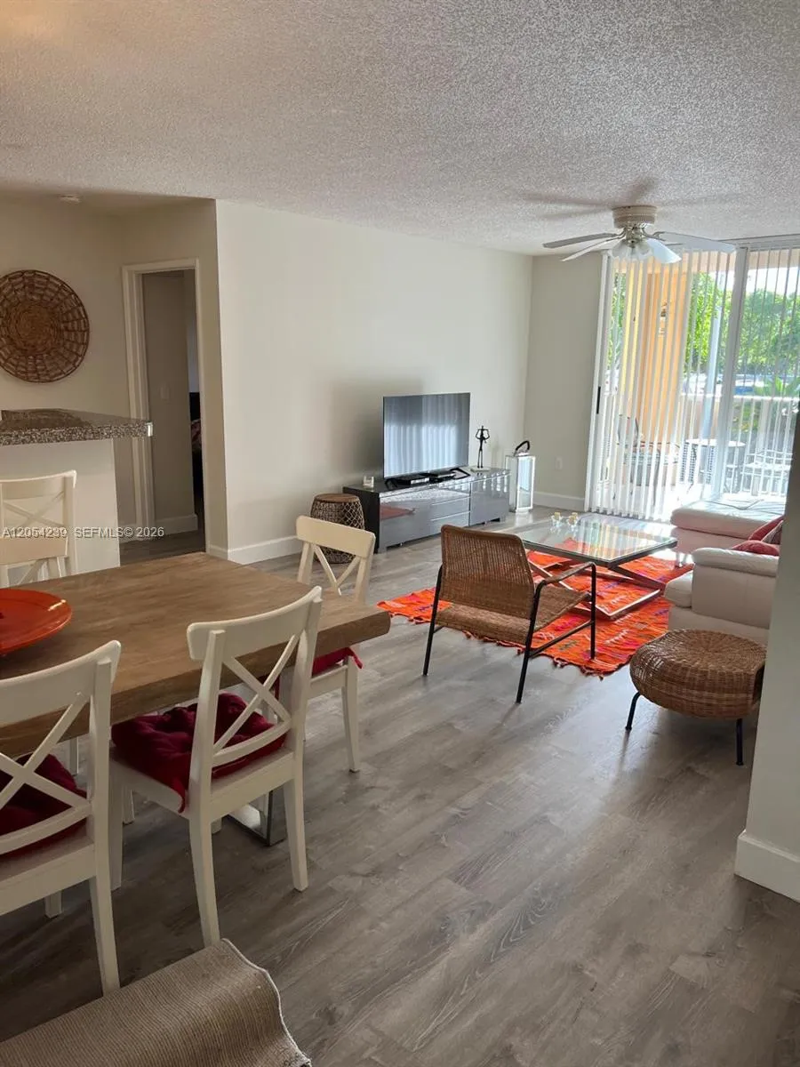 19901 E Country Club Dr #2207 Aventura, FL 33180