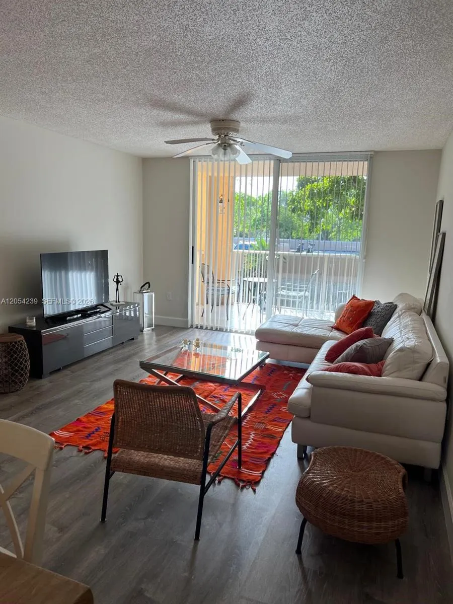 19901 E Country Club Dr #2207 Aventura, FL 33180