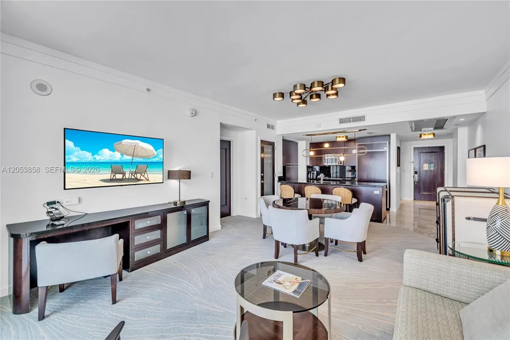 4391 COLLINS AVE #1707 Miami Beach, FL 33140