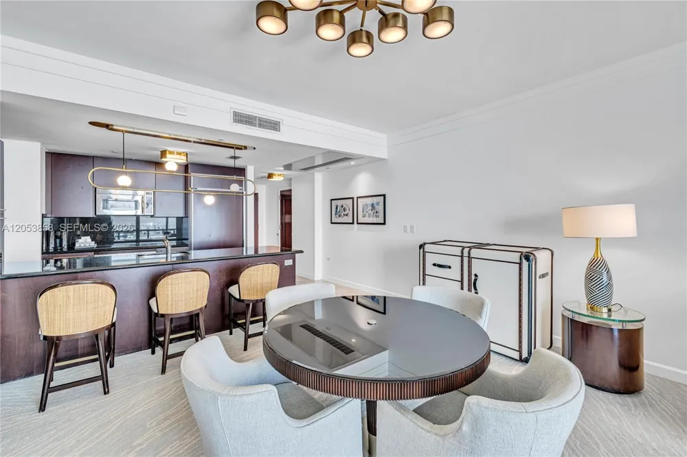 4391 COLLINS AVE #1707 Miami Beach, FL 33140