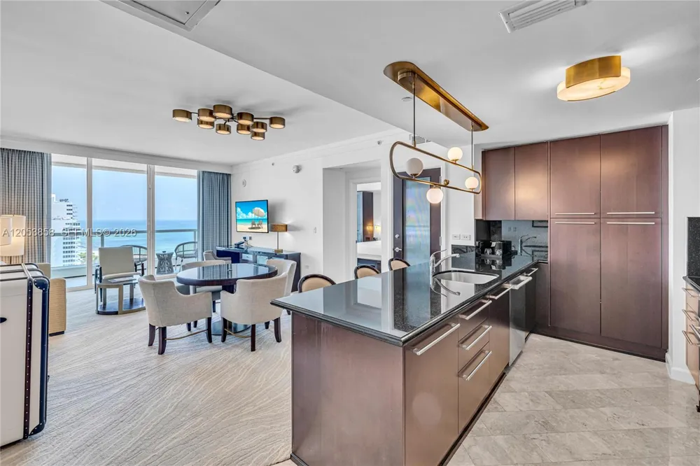 4391 COLLINS AVE #1707 Miami Beach, FL 33140