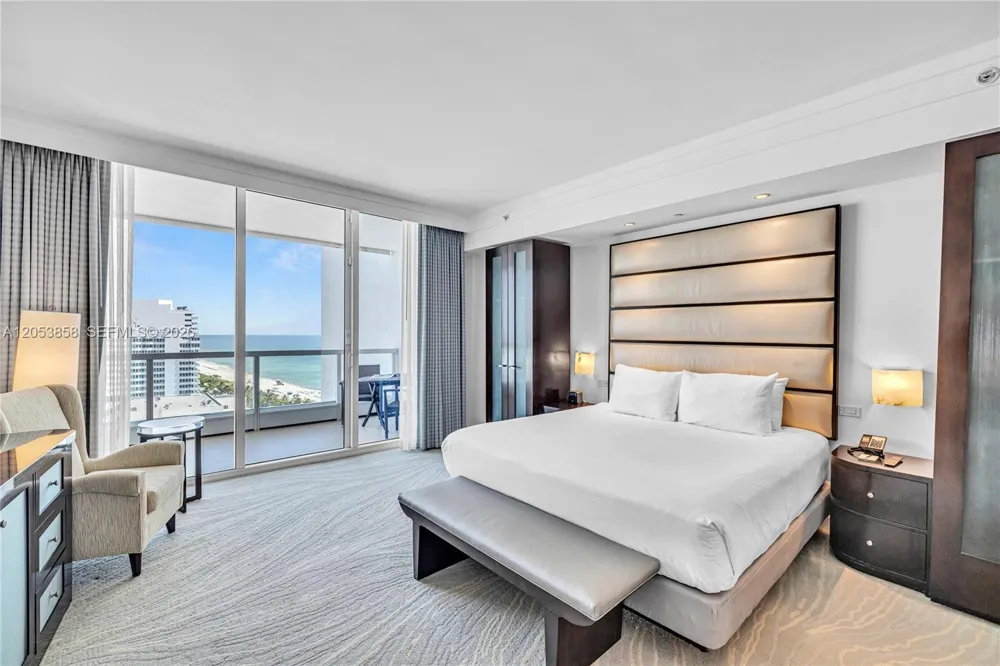 4391 COLLINS AVE #1707 Miami Beach, FL 33140