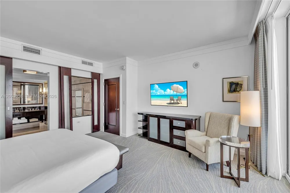 4391 COLLINS AVE #1707 Miami Beach, FL 33140
