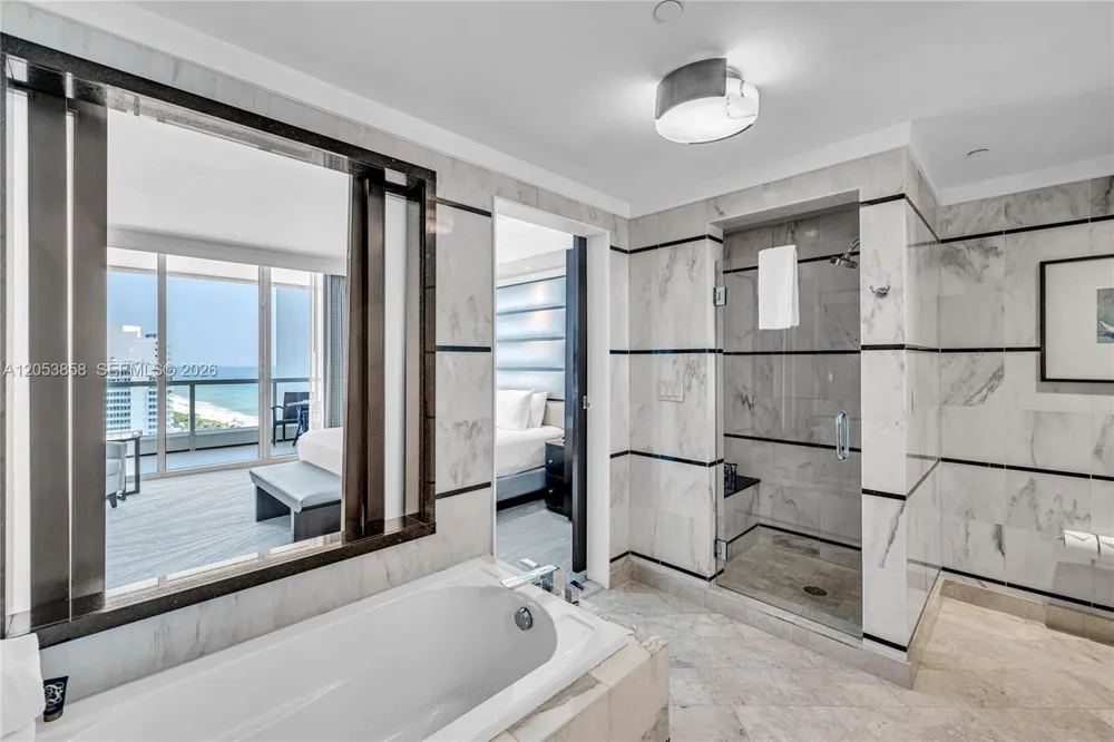 4391 COLLINS AVE #1707 Miami Beach, FL 33140