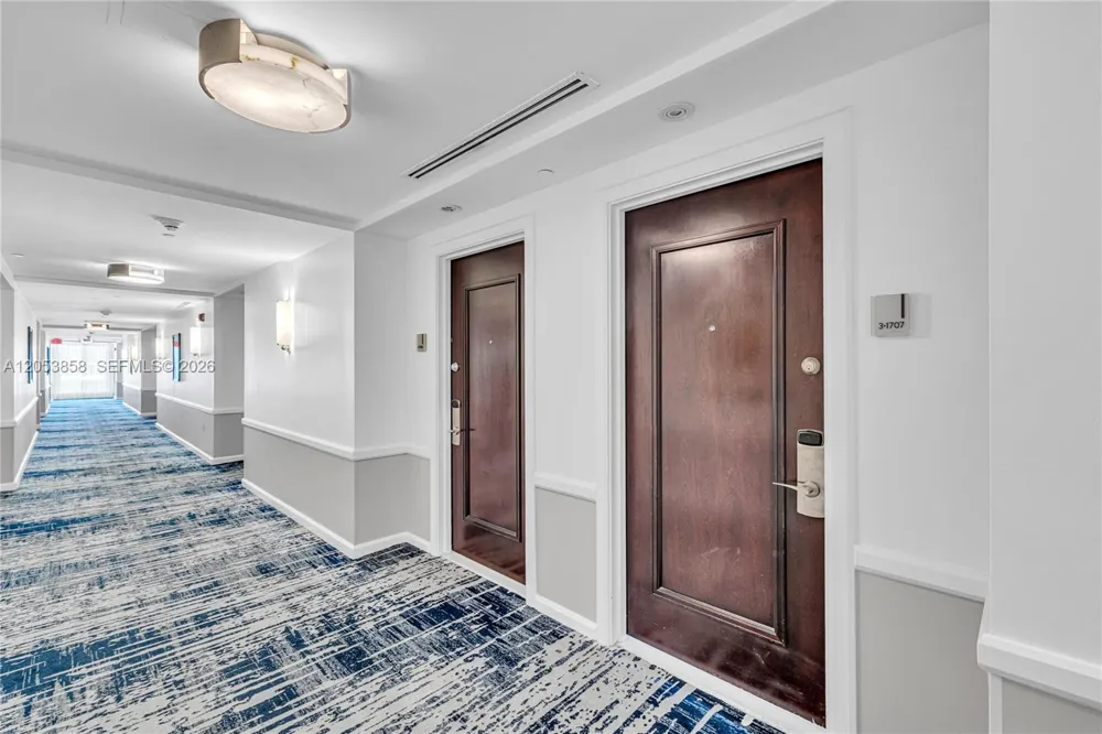4391 COLLINS AVE #1707 Miami Beach, FL 33140