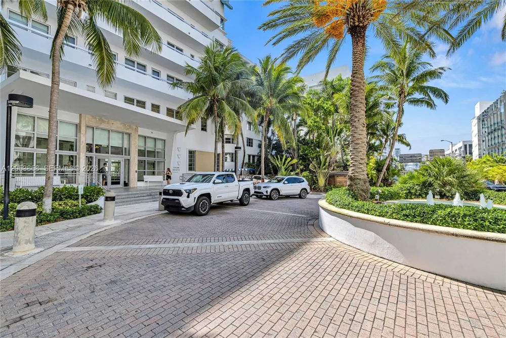4391 COLLINS AVE #1707 Miami Beach, FL 33140