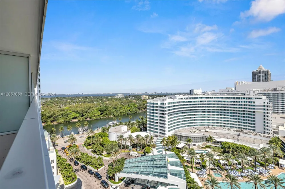 4391 COLLINS AVE #1707 Miami Beach, FL 33140
