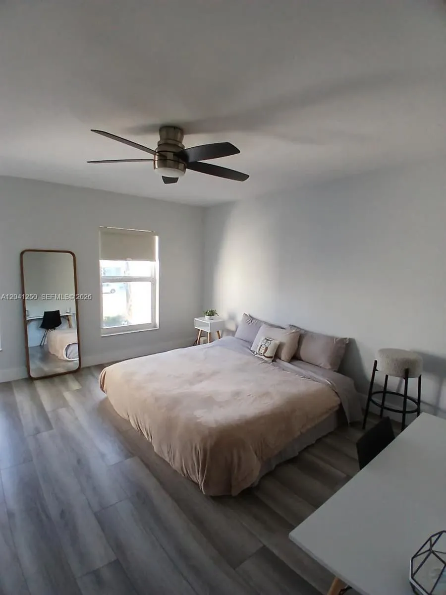 1937 NE 123rd St North Miami, FL 33181